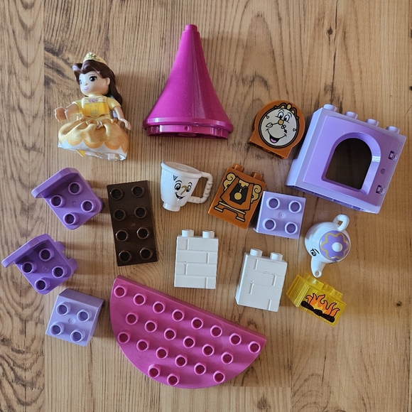 Lego Duplo Disney Princess Belle's Tea Party Set - Picture 3 of 5